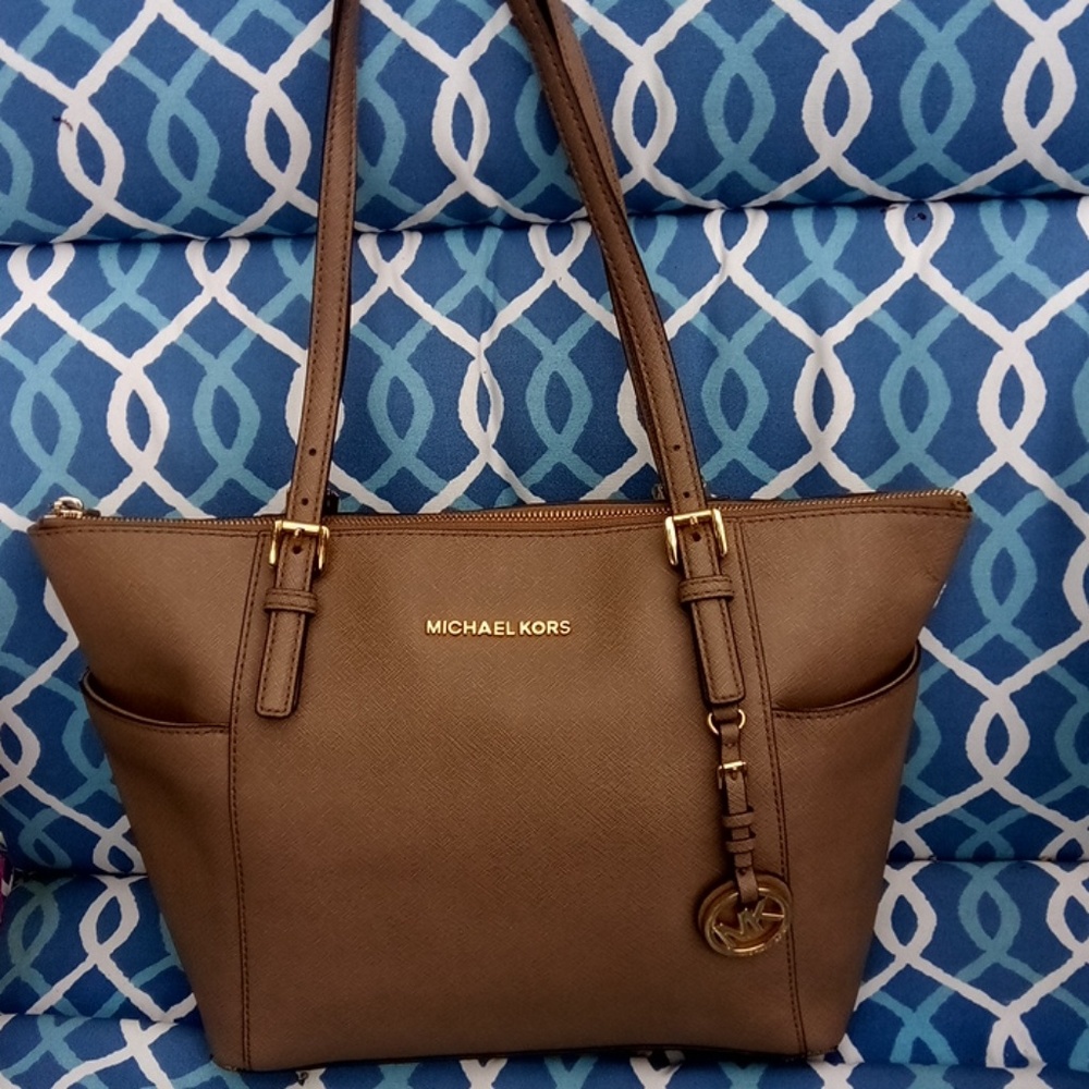 👜Tan Michael Kors tote 👜